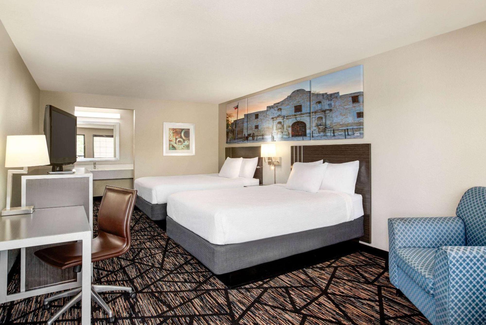 Days Inn By Wyndham San Antonio Near Fiesta Park Ngoại thất bức ảnh