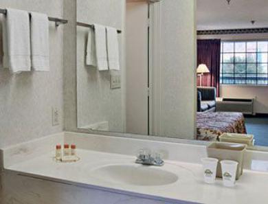 Days Inn By Wyndham San Antonio Near Fiesta Park Phòng bức ảnh